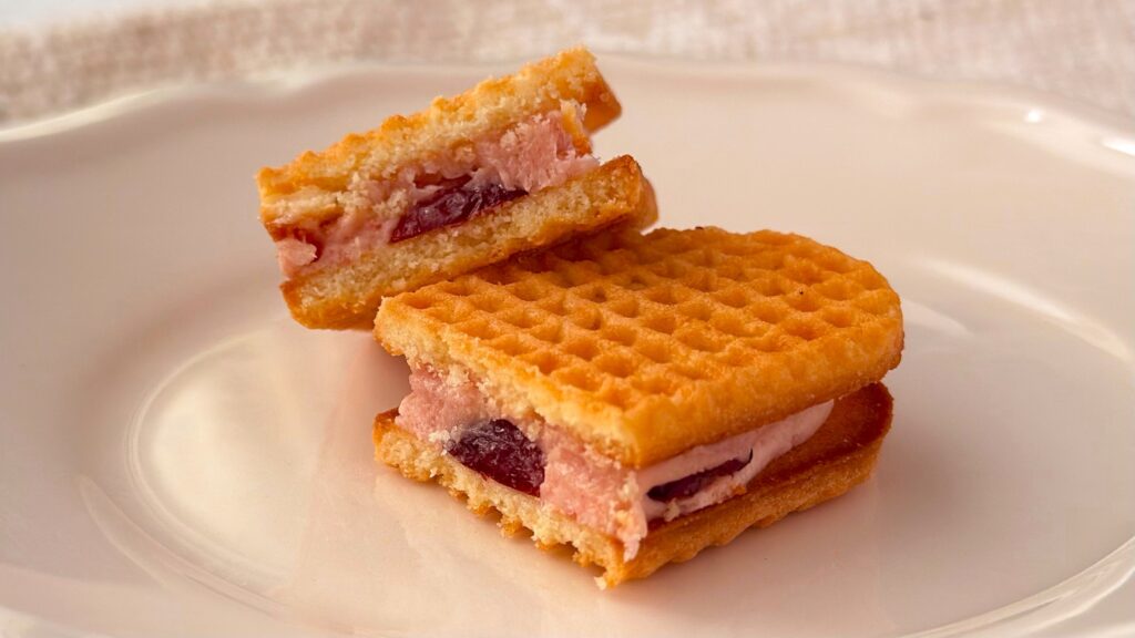 いとこのフルーツバターサンド_「あまりんのベリーベリーバターサンド」の断面