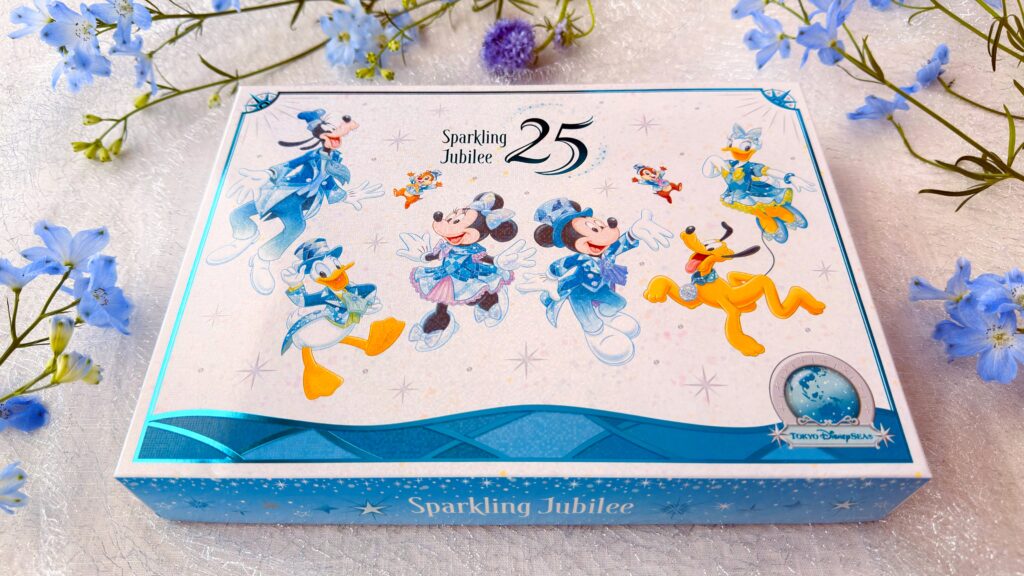 東京ディズニーリゾート_「アソーテッド・スウィーツ紙箱 ミッキーマウスと仲間たち 東京ディズニーシー25周年 スパーリングジュビリー」のパッケージ