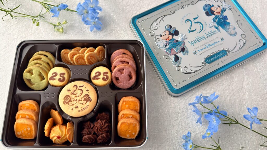 東京ディズニーリゾート_「アソーテッド・クッキー缶 ミッキー ミニー 東京ディズニーシー25周年 スパーリングジュビリー」のふたあけ
