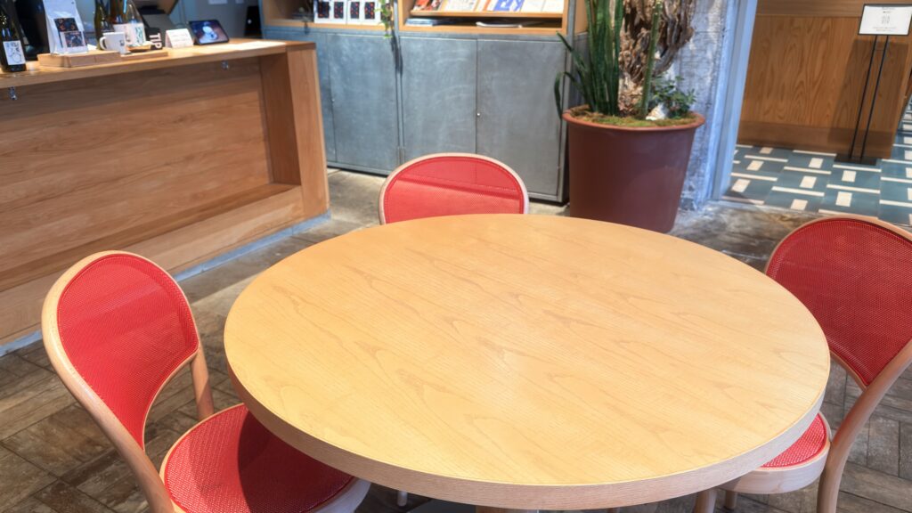 K5_「CAFE DANCE」のテーブル席