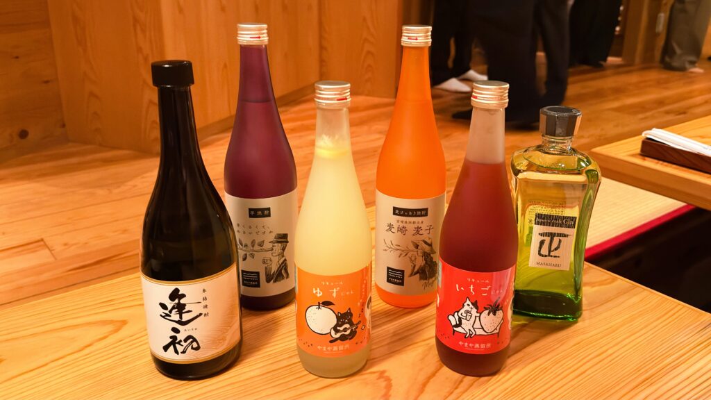 やまや_提供されているお酒が並んでいる様子