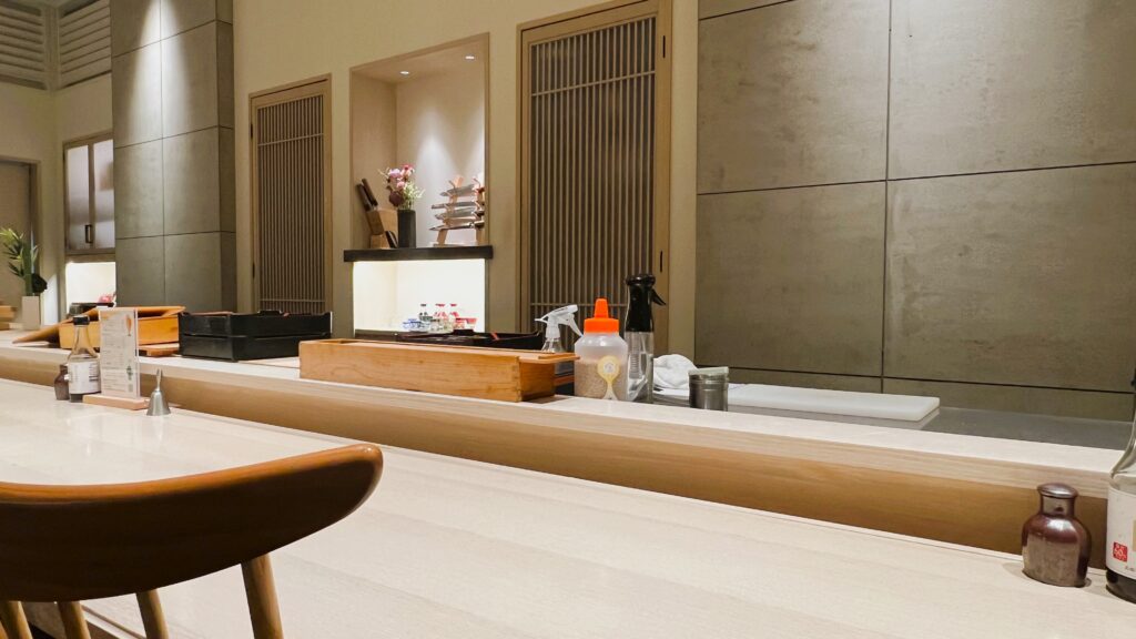ファンケル_創作料理 FANCL 令和本膳の店内カウンター席