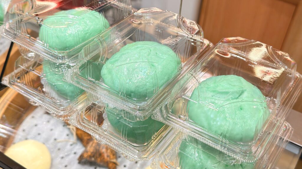 エキュート大宮_店頭に並んでいる「チョコミントまん」