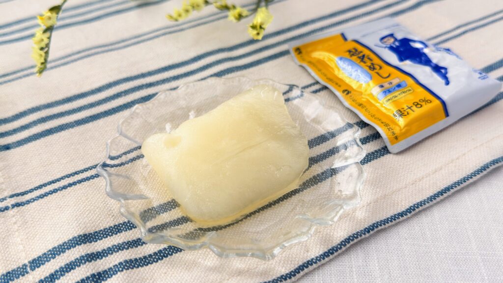 UHA味覚糖_冷凍した「忍者めしアイススラリー すっきり柑橘味」の皿のせ