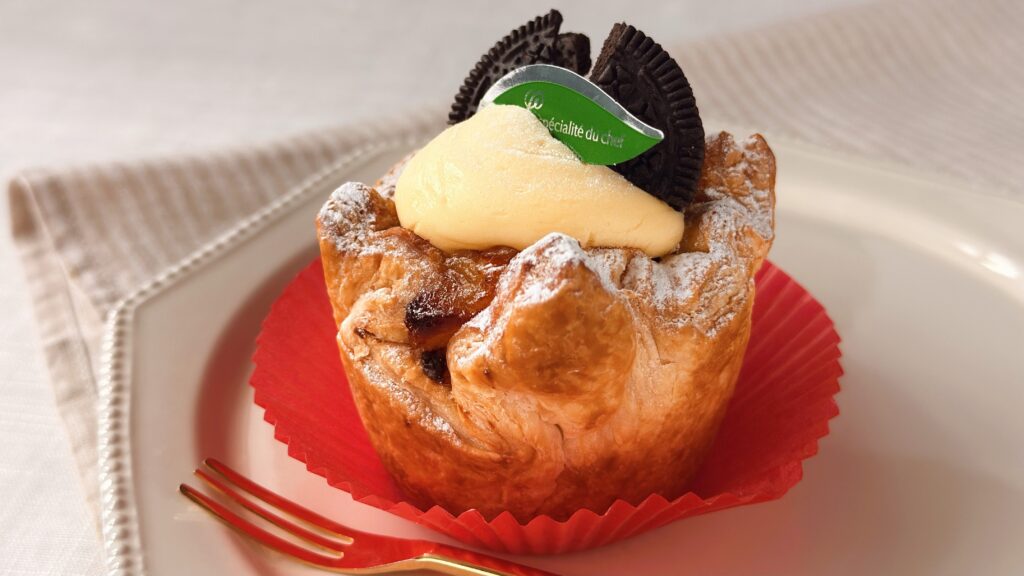 PIE mania_白皿にのった「限定仕様Apple Cupマスカルポーネ」