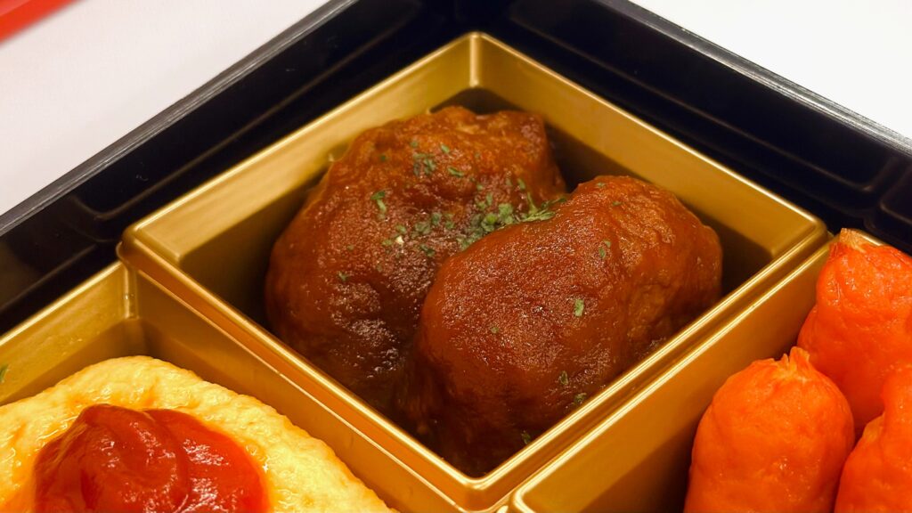 髙島屋_髙島屋オリジナル「昭和レトロオードブル（アデリアレトロ柄）」のデミグラスソースハンバーグ
