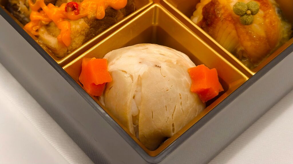 髙島屋_髙島屋オリジナル「ソロ活 バラエティー満足おせち」のローストポークの肉巻おこわ