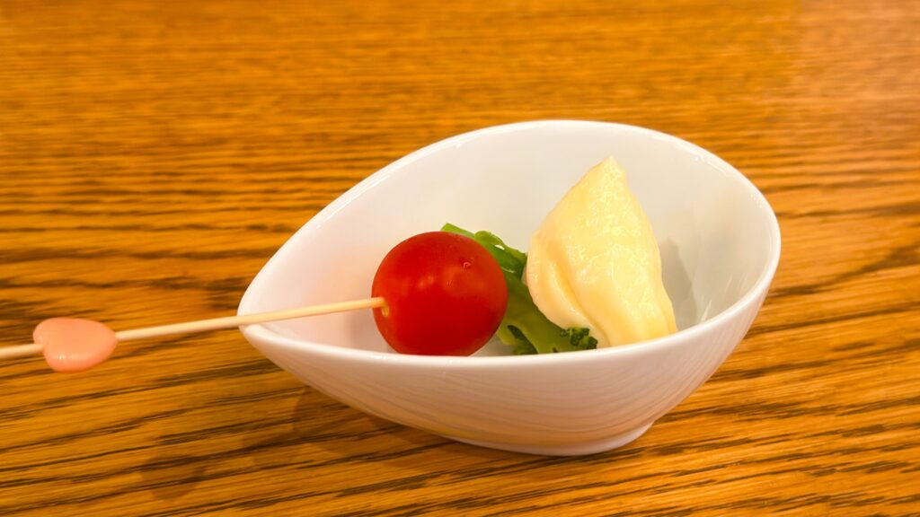味の素_「ピュアセレクト® マヨネーズ ふわあま」をかけた前菜の皿のせ