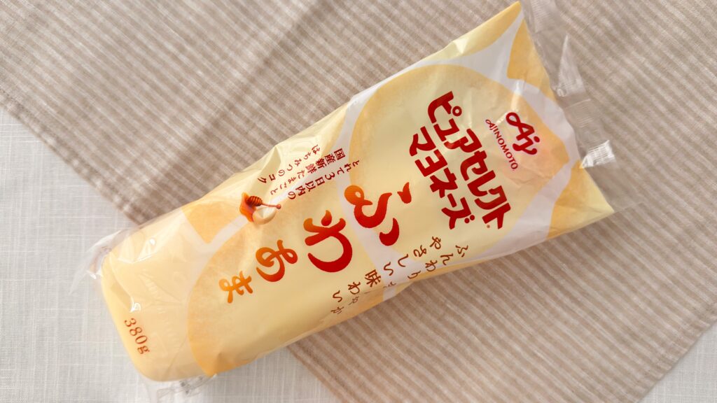 味の素_テーブルにのった「ピュアセレクト® マヨネーズ ふわあま」
