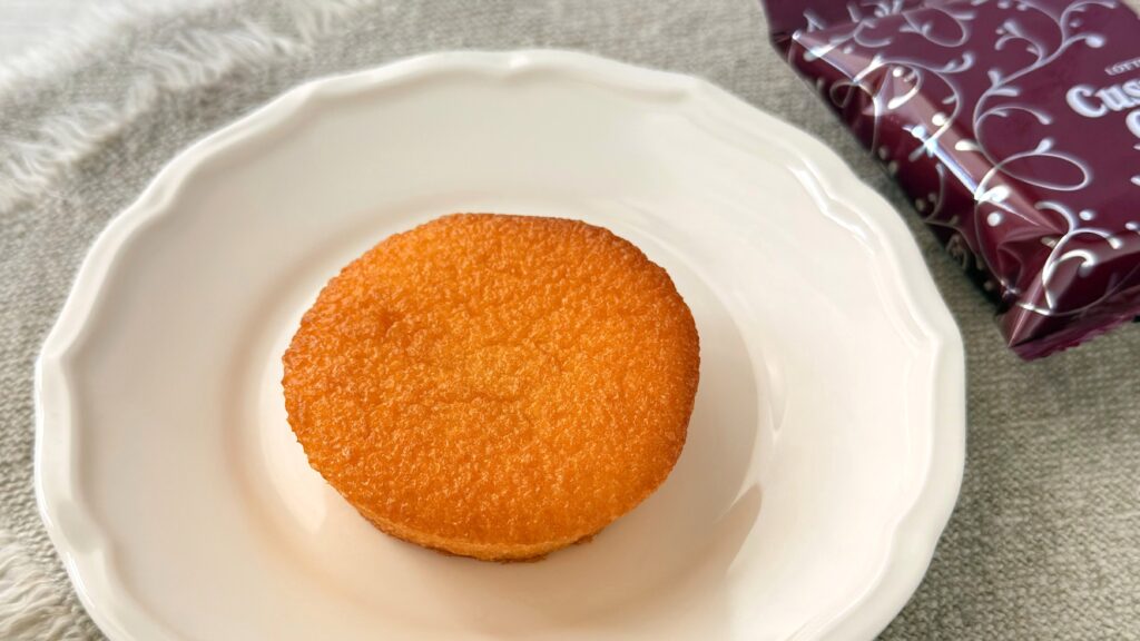 ロッテ_「半熟カスタードケーキ」の皿のせ