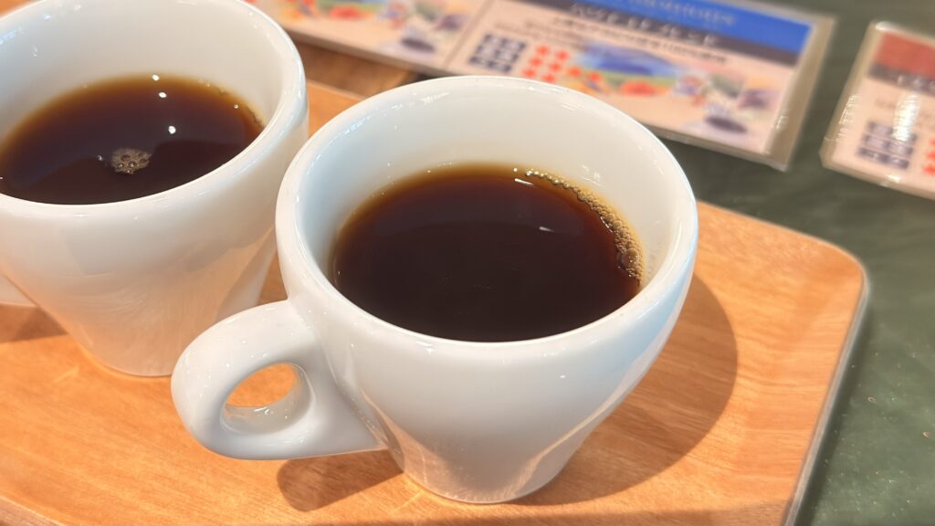 UCC_マグカップに入った「ヒルス ハーモニアス ハワイコナブレンド」