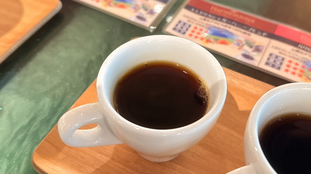 UCC_マグカップにはいった「ヒルス ハーモニアス コスタリカ ジャガーハニーブレンド」