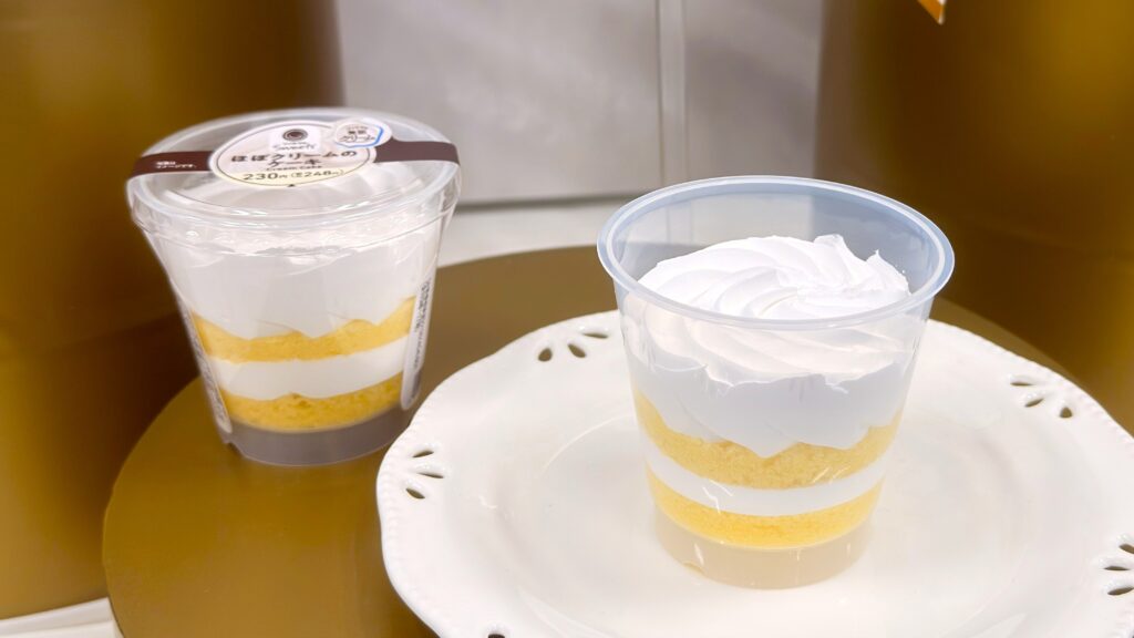 ファミリーマート_展示された「ほぼクリームのケーキ」