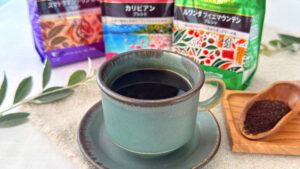 UCC_「ヒルス ハーモニアス カリビアンブレンド」と粉が置いてある様子